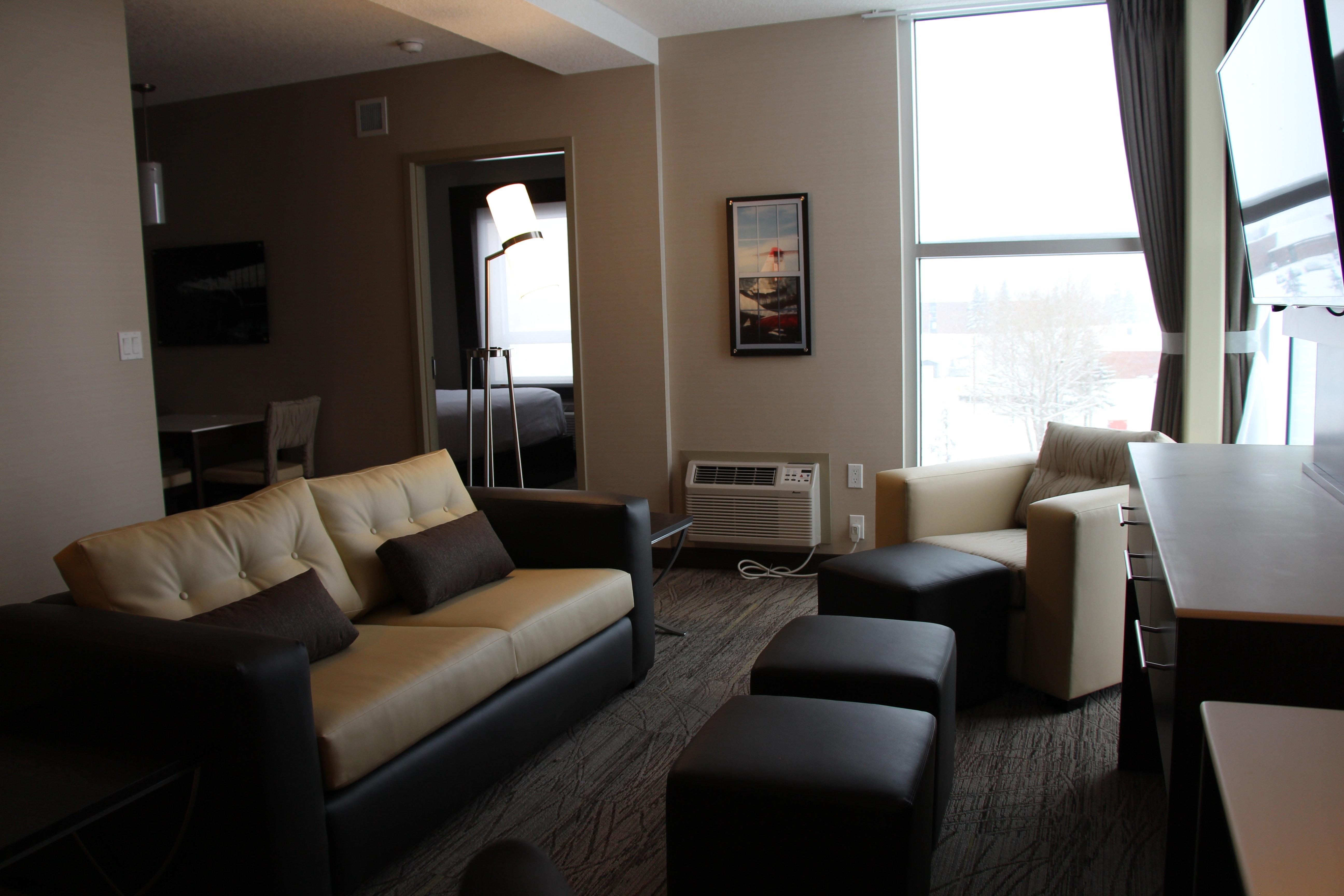 Holiday Inn Express & Suites Cold Lake By Ihg Exterior photo